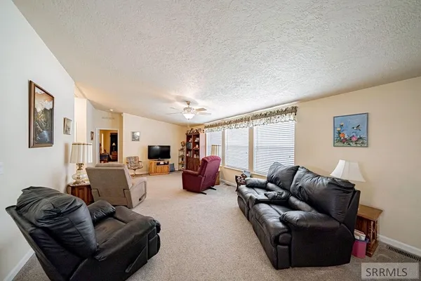 $205,000 | 2139 North Pinewood Drive, Idaho Falls, ID 83401