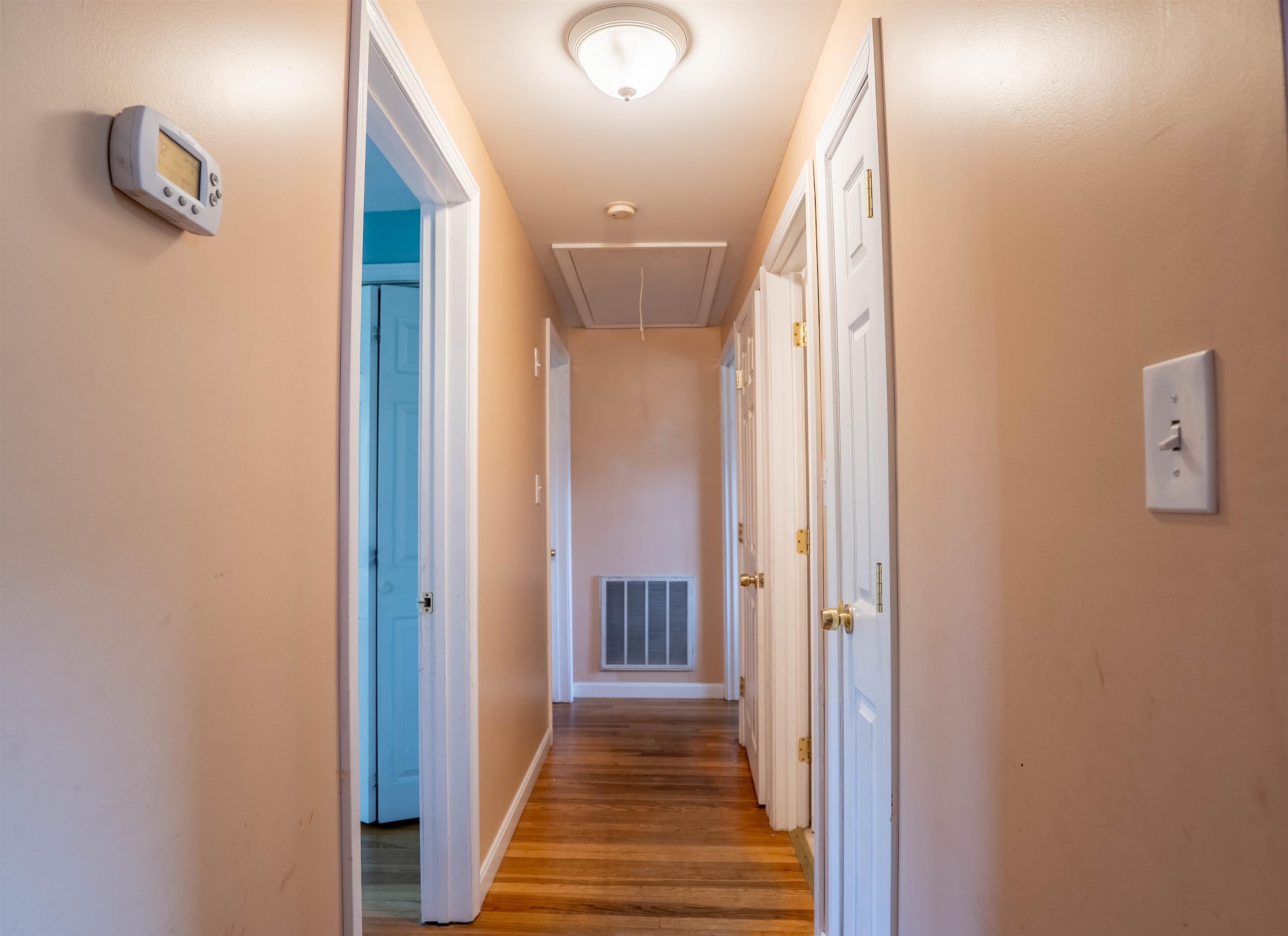 28 Chatham Circle Salem, NH 03079 - Photo 11 of 33