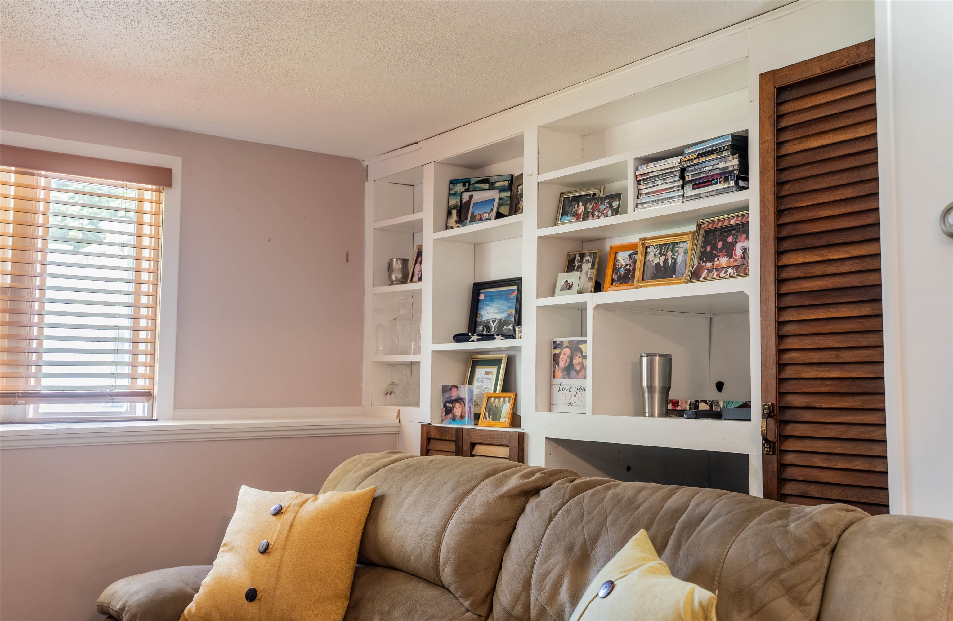 28 Chatham Circle Salem, NH 03079 - Photo 13 of 33