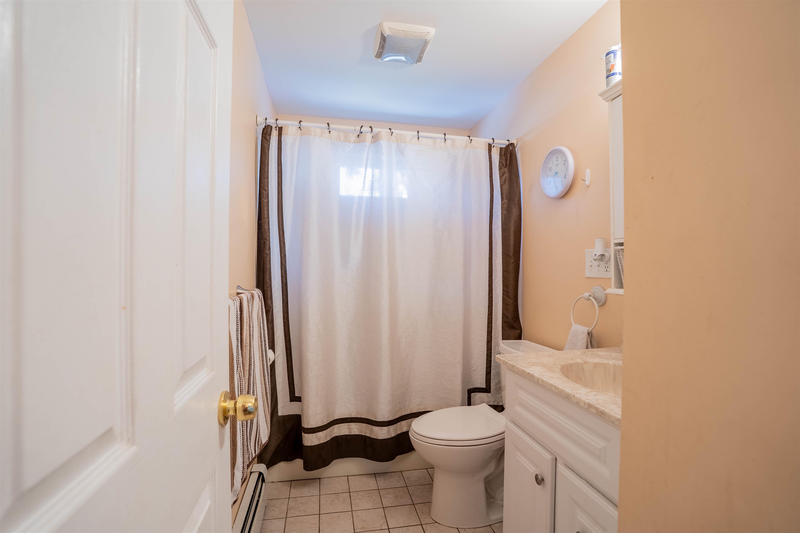 28 Chatham Circle Salem, NH 03079 - Photo 16 of 33