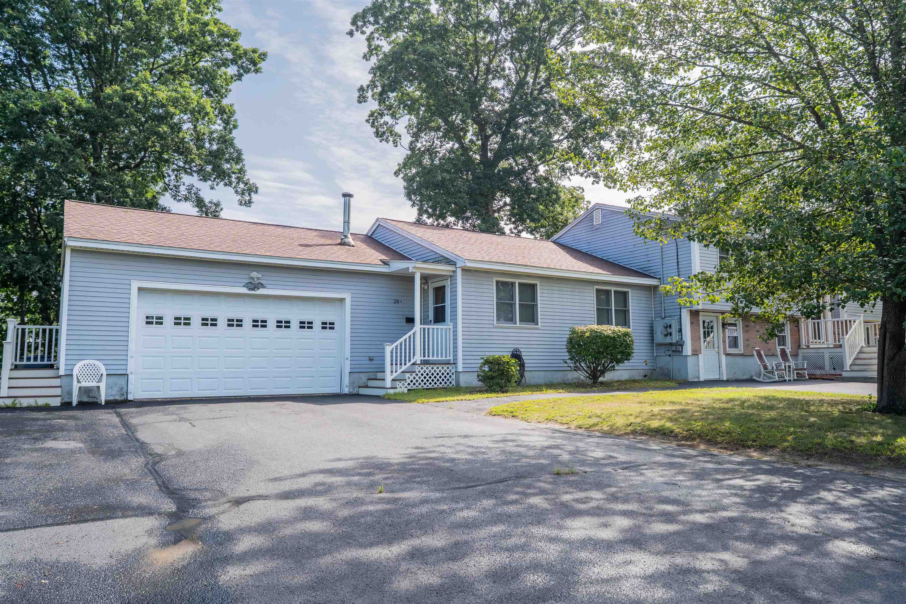 28 Chatham Circle Salem, NH 03079 - Photo 2 of 33