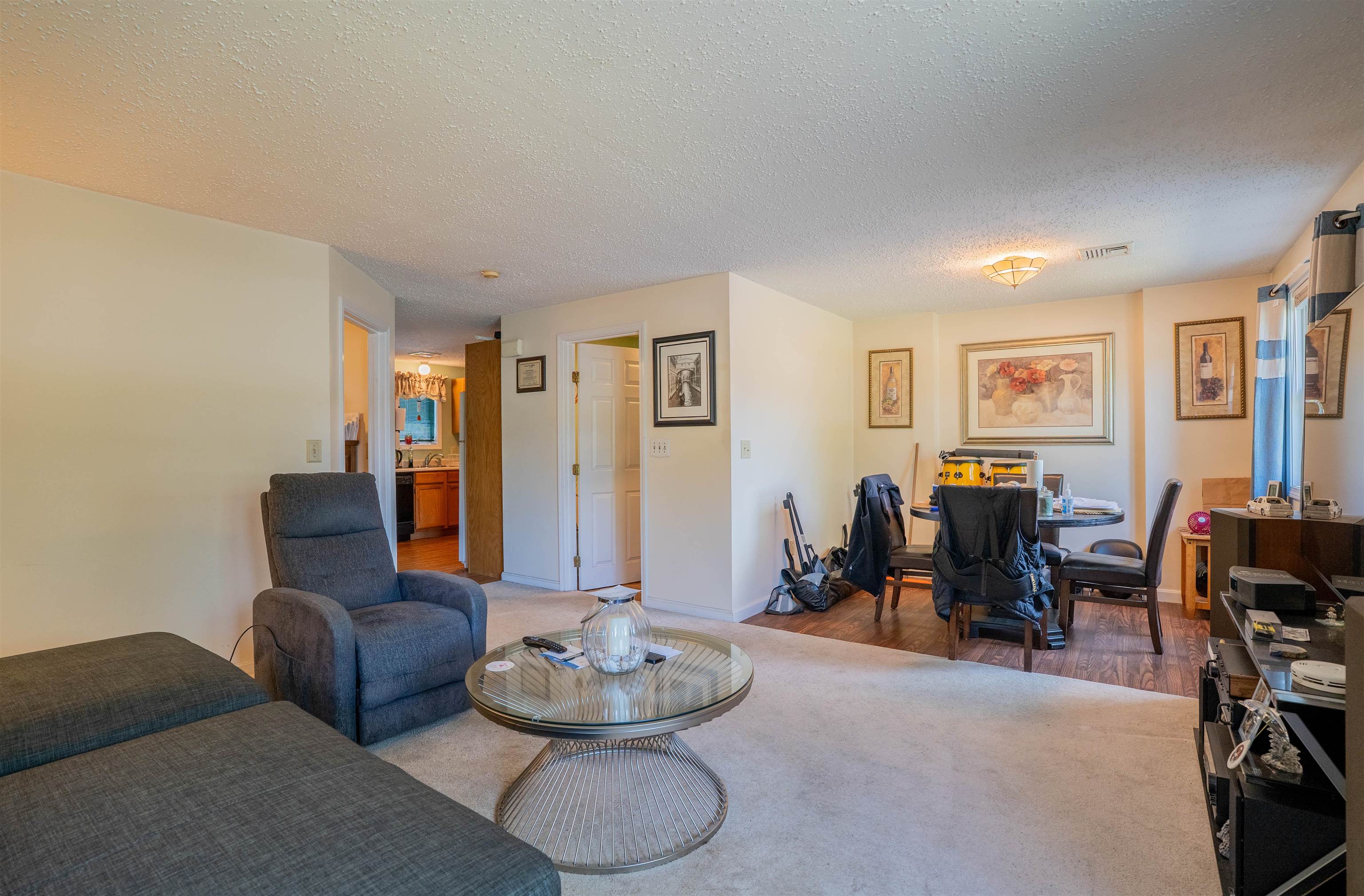 28 Chatham Circle Salem, NH 03079 - Photo 26 of 33