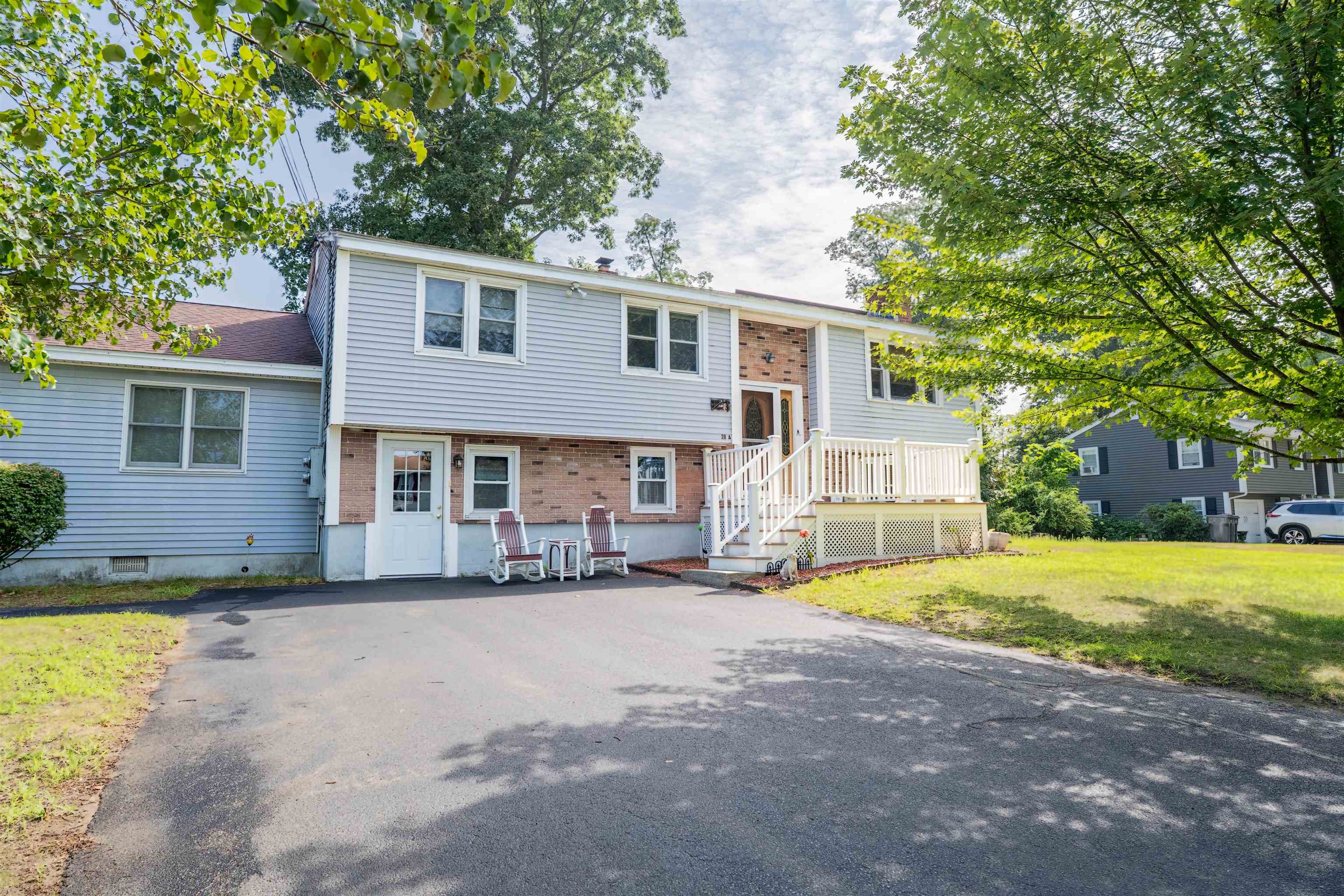 28 Chatham Circle Salem, NH 03079 - Photo 3 of 33