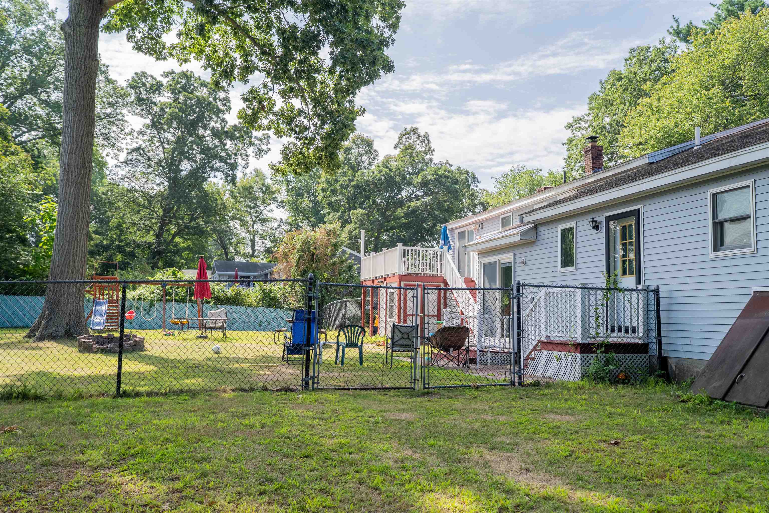 28 Chatham Circle Salem, NH 03079 - Photo 6 of 33