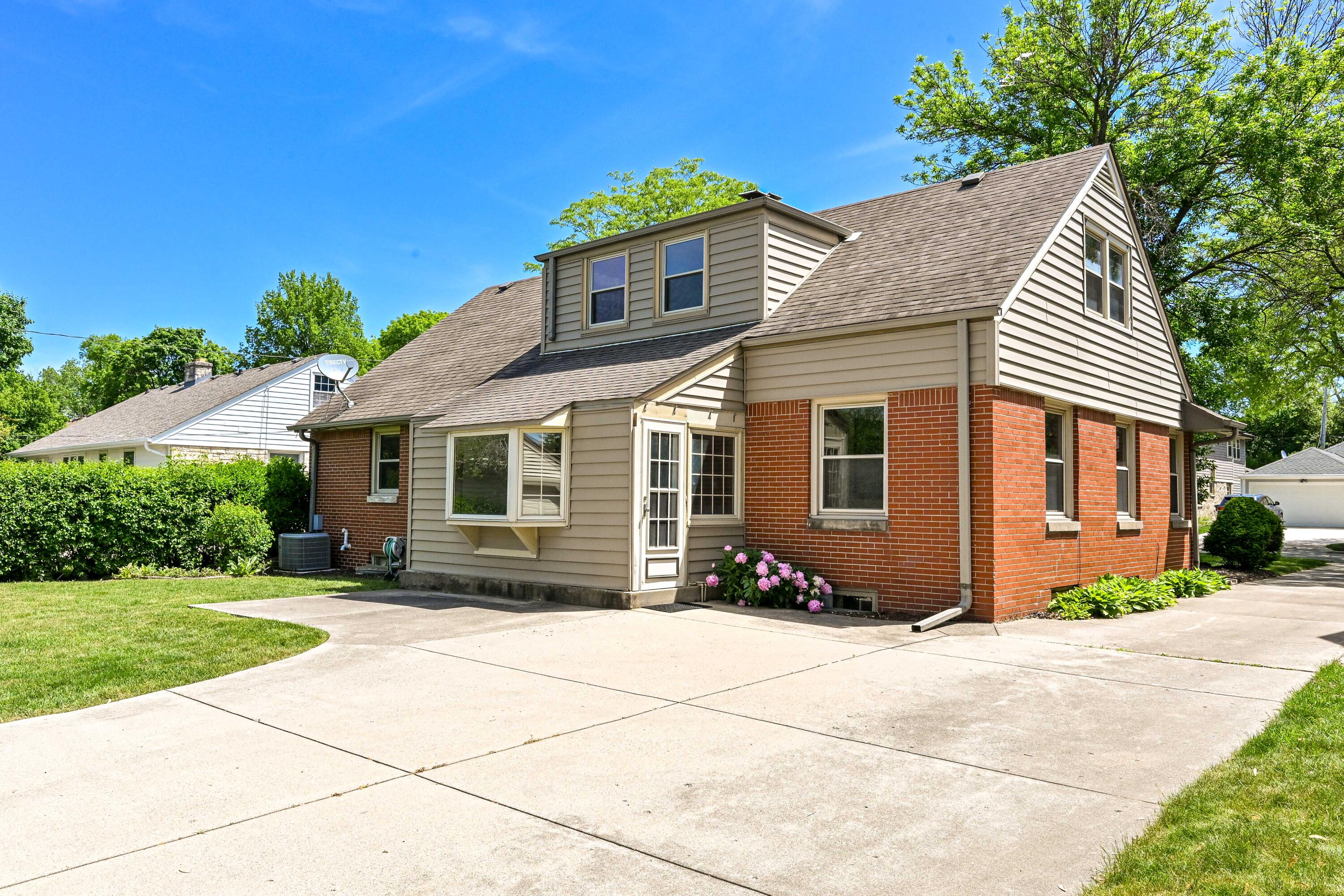 6319 North Bay Ridge Avenue Whitefish Bay, WI 53217 - Photo 29 of 34 DZ6319E-7