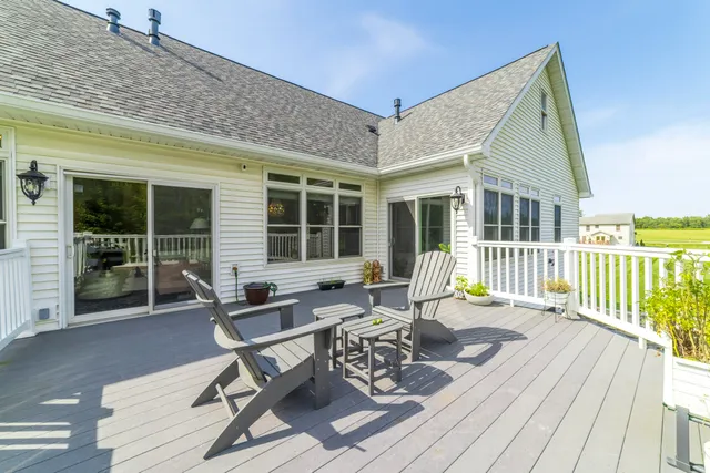 $975,000 | 493 North 414 East, Valparaiso, IN 46383