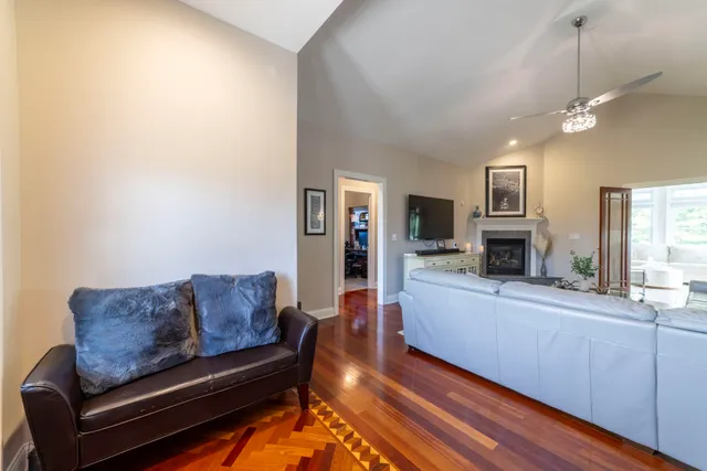 $975,000 | 493 North 414 East, Valparaiso, IN 46383