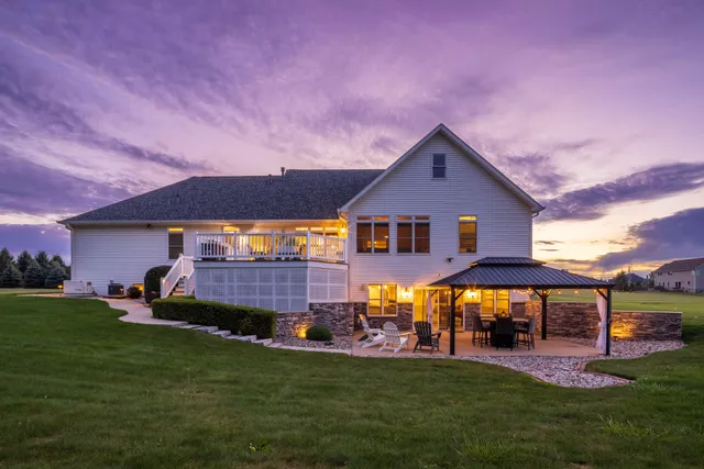 $975,000 | 493 North 414 East, Valparaiso, IN 46383