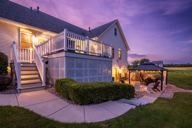 $975,000 | 493 North 414 East, Valparaiso, IN 46383