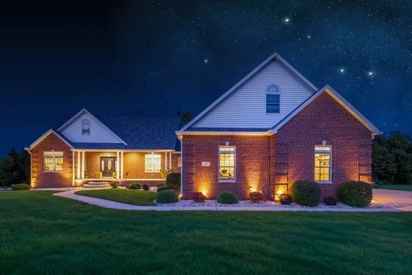 $850,000 | 493 North 414 East, Valparaiso, IN 46383