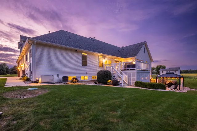 $975,000 | 493 North 414 East, Valparaiso, IN 46383