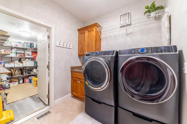 $975,000 | 493 North 414 East, Valparaiso, IN 46383