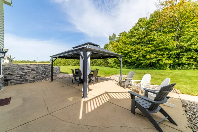 $975,000 | 493 North 414 East, Valparaiso, IN 46383