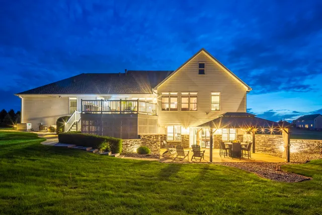 $975,000 | 493 North 414 East, Valparaiso, IN 46383