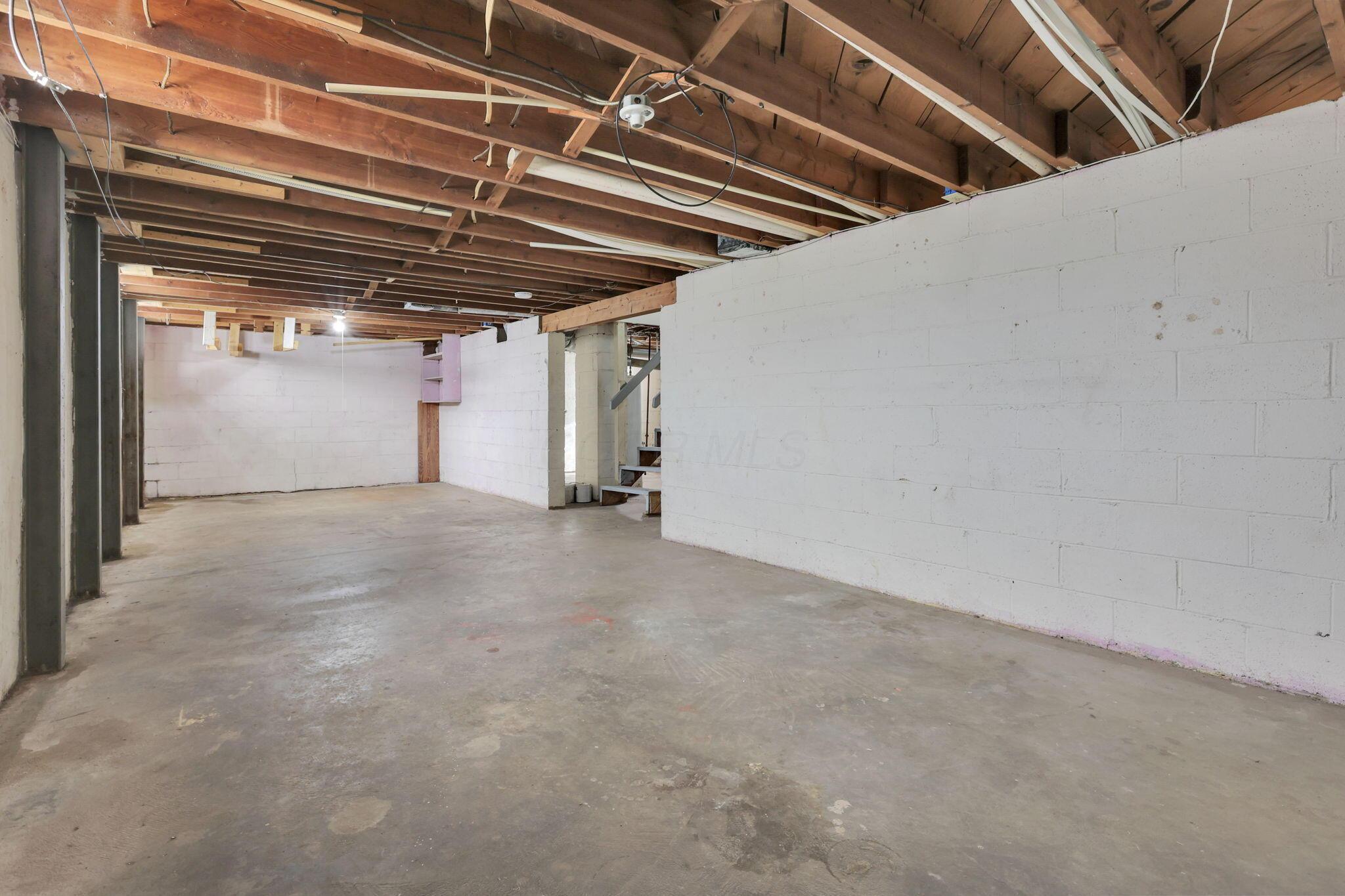 1865 Agler Road, Unit 1867 Columbus, OH 43224 - Photo 27 of 37 26-web-or-mls-G02A6153