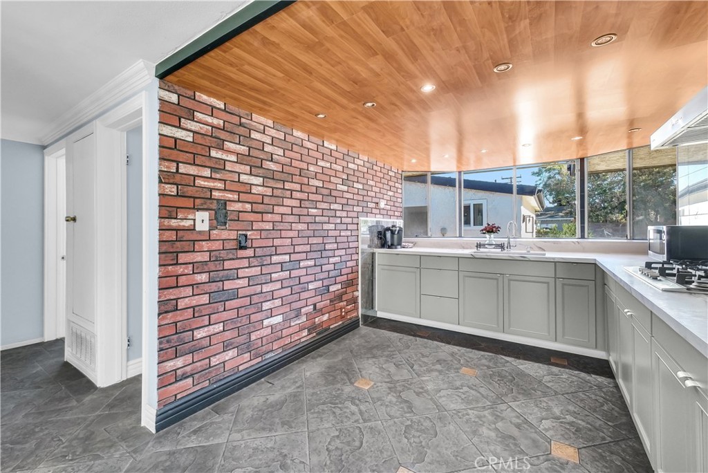 645 South Trident Street Anaheim, CA 92804 - Photo 22 of 30 a utility room with washer and dryer
