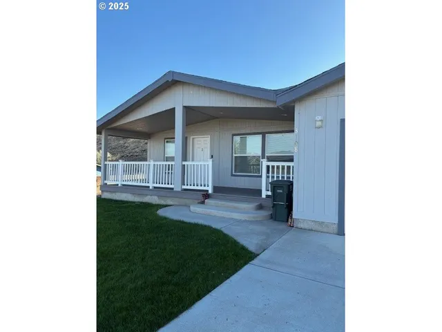 $299,900 | 3108 Southwest River View Drive, Pendleton, OR 97801