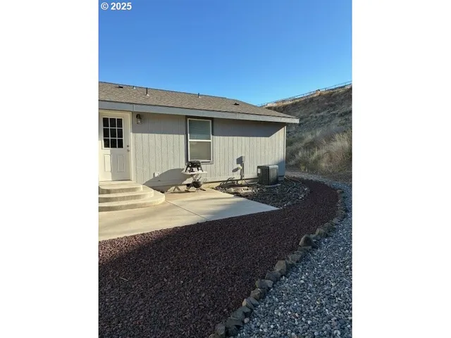 $299,900 | 3108 Southwest River View Drive, Pendleton, OR 97801