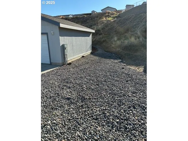 $299,900 | 3108 Southwest River View Drive, Pendleton, OR 97801