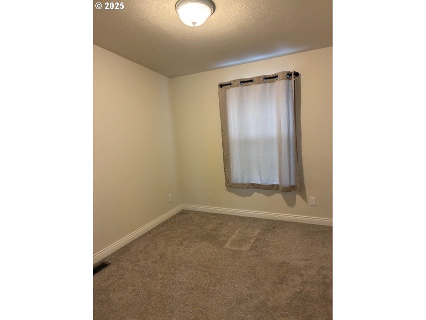 3108 Southwest River View Drive Pendleton, OR 97801 - Photo 27 of 37 a view of an empty room