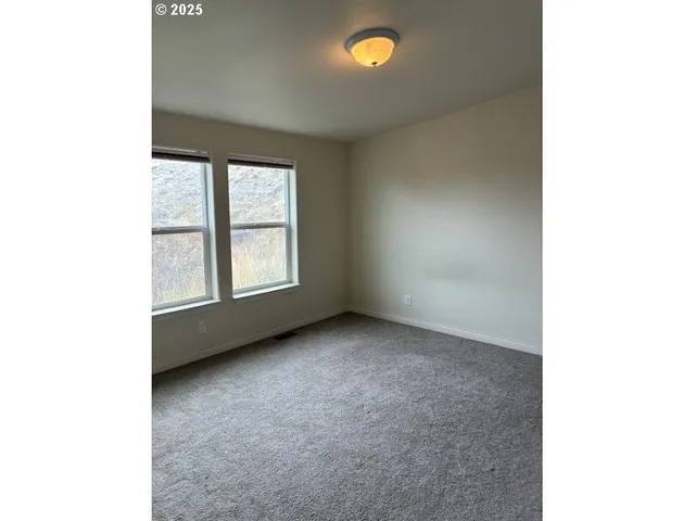 $299,900 | 3108 Southwest River View Drive, Pendleton, OR 97801