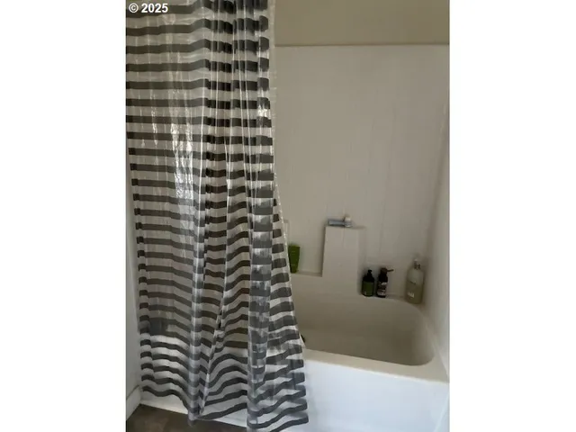 $299,900 | 3108 Southwest River View Drive, Pendleton, OR 97801