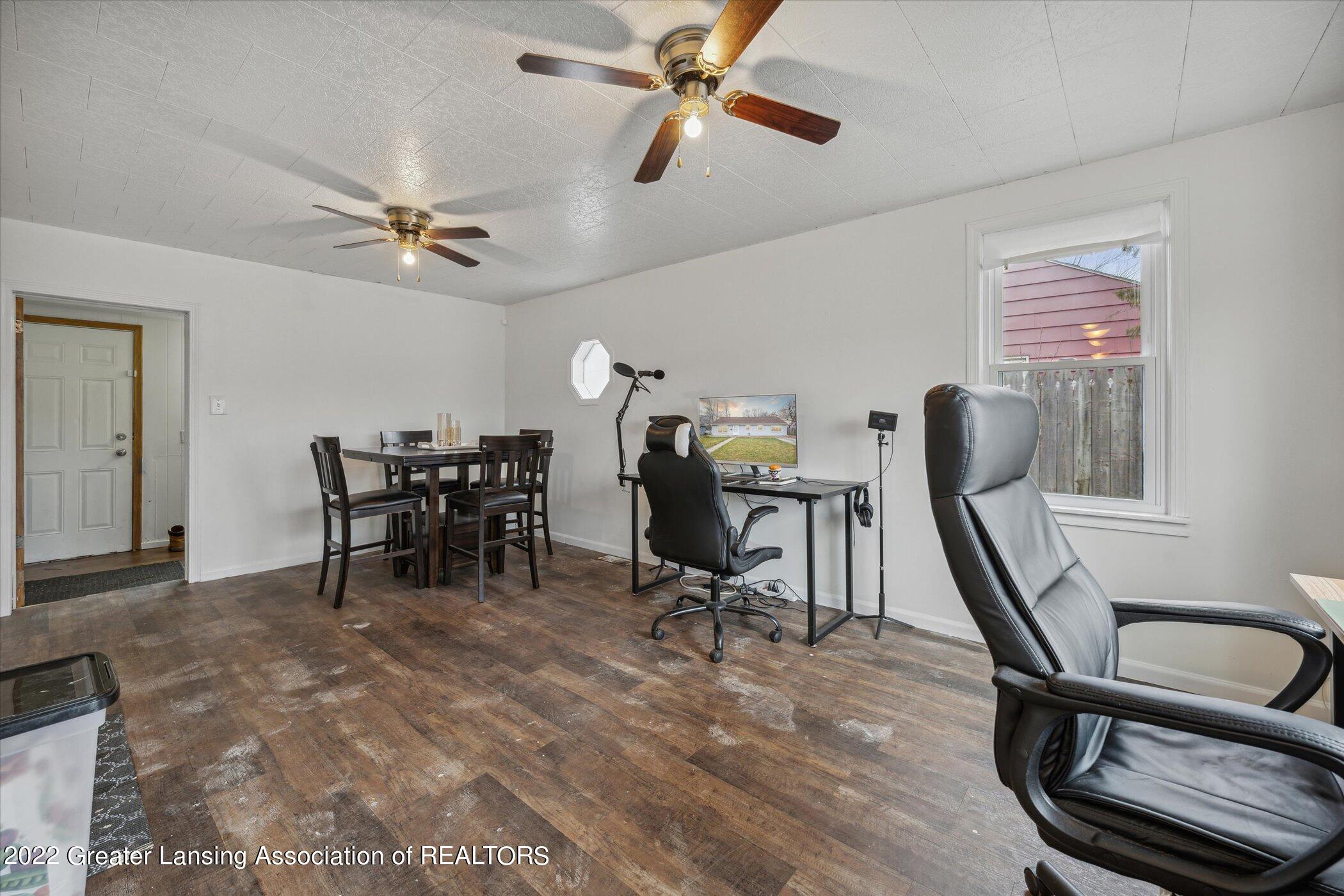 1015 Eastfield Road Lansing, MI 48917 - Photo 17 of 36 17-1015-Eastfield-Rd-Lansing-MI-48917-Wi