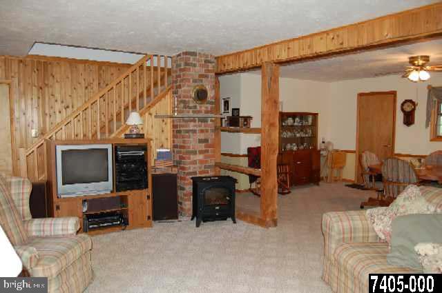 460 St Lukes Road Littlestown, PA 17340 - Photo 5 of 9