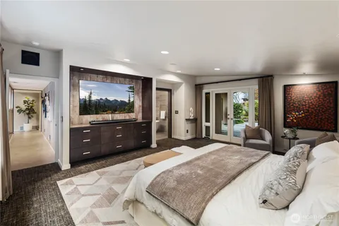 $5,888,888 | 3215 78th Place Northeast, Medina, WA 98039