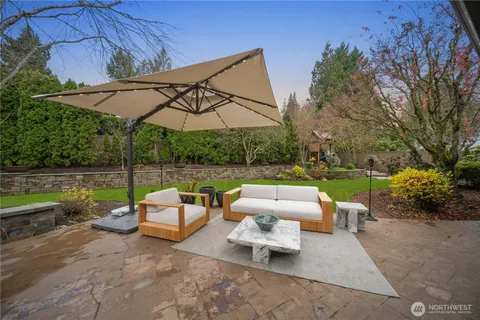 $5,599,998 | 3215 78th Place Northeast, Medina, WA 98039