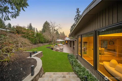 $5,888,888 | 3215 78th Place Northeast, Medina, WA 98039