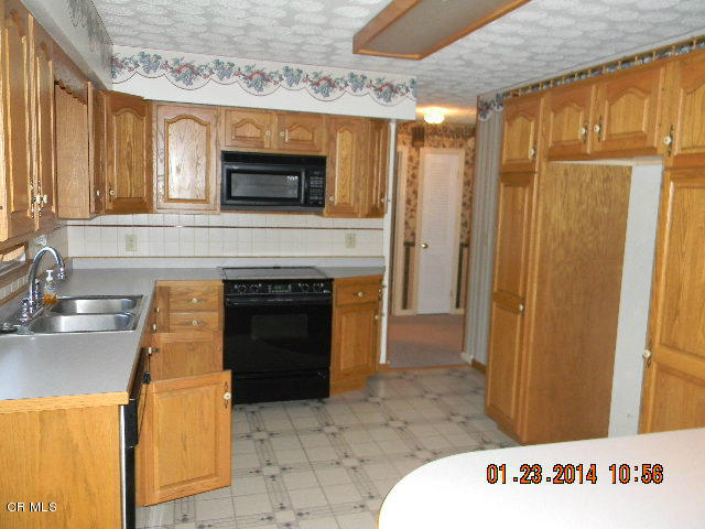 505 Ridgewood Drive Circleville, OH 43113 - Photo 4 of 13