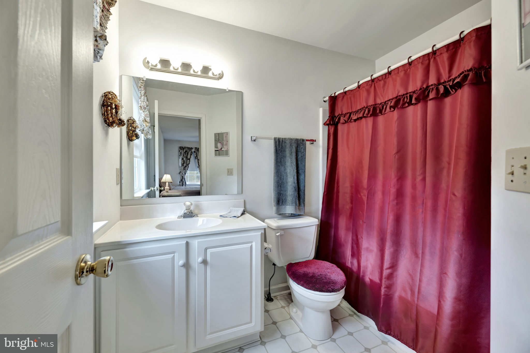 71 Montague Road Newark, DE 19713 - Photo 24 of 39 Princess Suite Bath