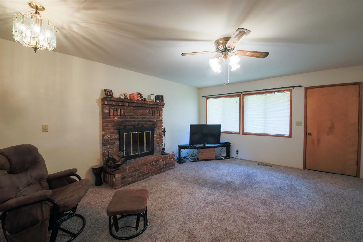 40843 Cherokee Oaks Drive Three Rivers, CA 93271 - Photo 12 of 29 Gallery Image 12