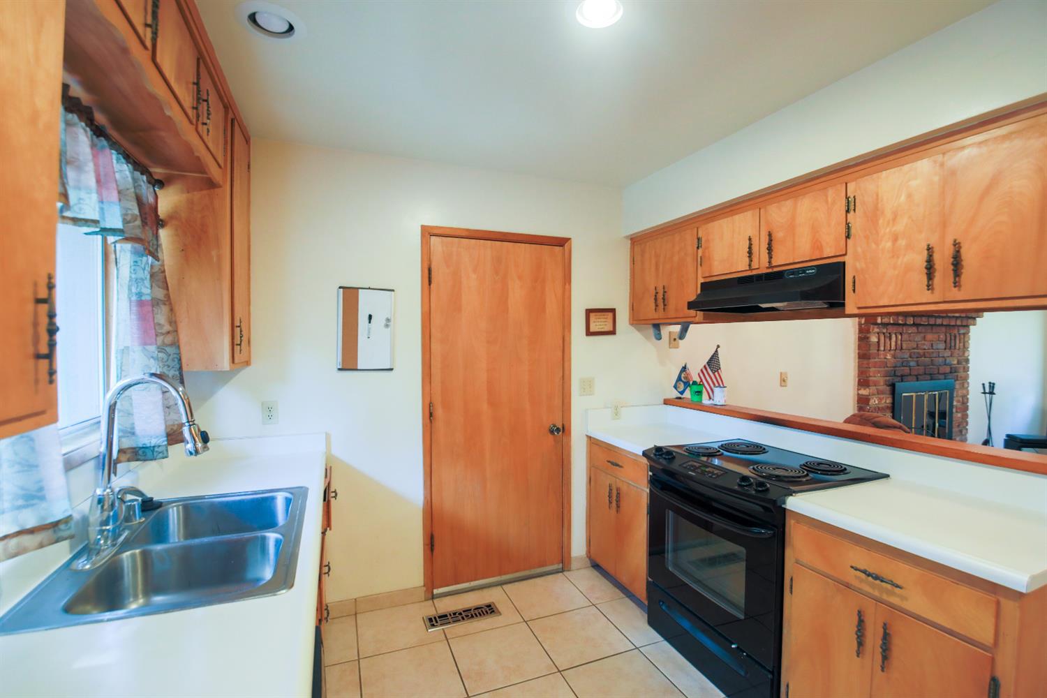 40843 Cherokee Oaks Drive Three Rivers, CA 93271 - Photo 13 of 29 Gallery Image 13
