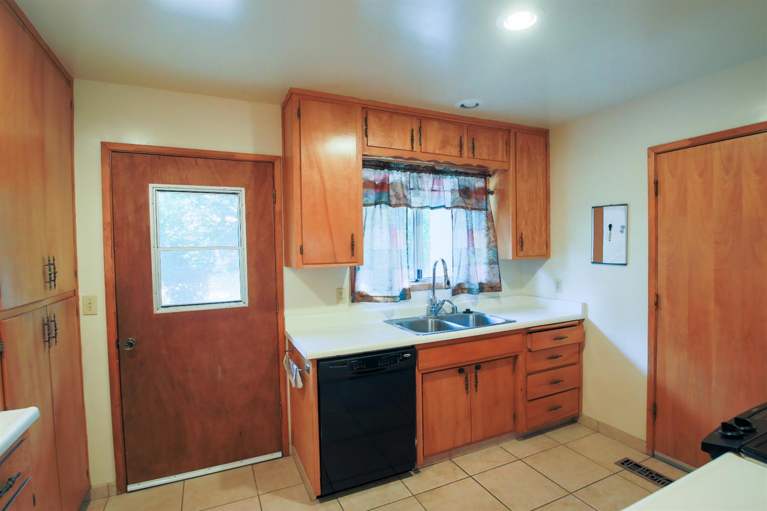 40843 Cherokee Oaks Drive Three Rivers, CA 93271 - Photo 14 of 29 Gallery Image 14