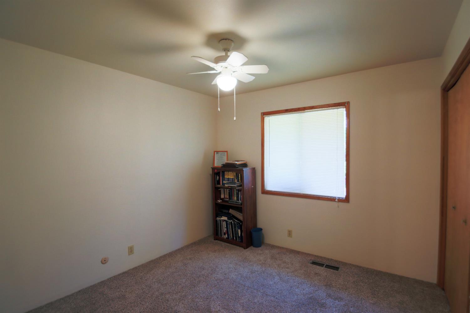 40843 Cherokee Oaks Drive Three Rivers, CA 93271 - Photo 22 of 29 Gallery Image 22