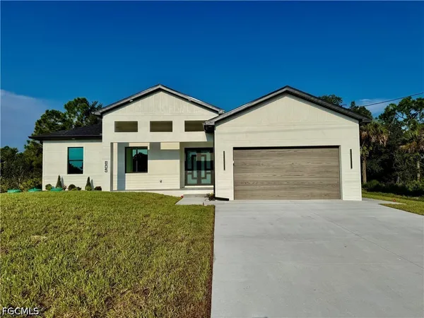 $425,000 | 805 Lincoln Avenue, Lehigh Acres, FL 33972