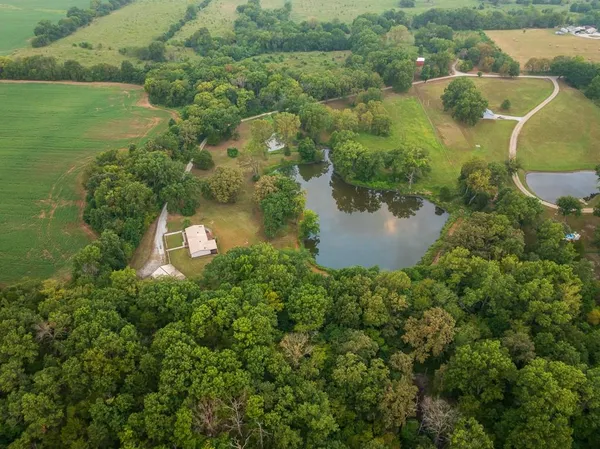 $360,000 | 466 Northwest 391 Road, Clinton, MO 64735