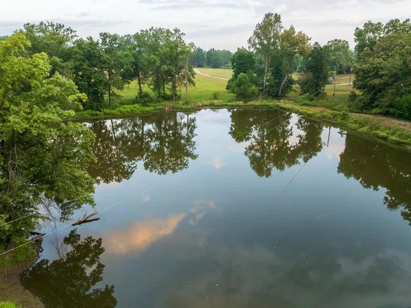 $360,000 | 466 Northwest 391 Road, Clinton, MO 64735