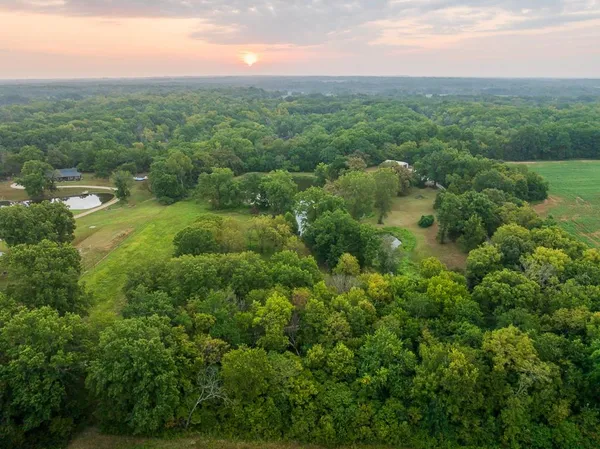 $360,000 | 466 Northwest 391 Road, Clinton, MO 64735