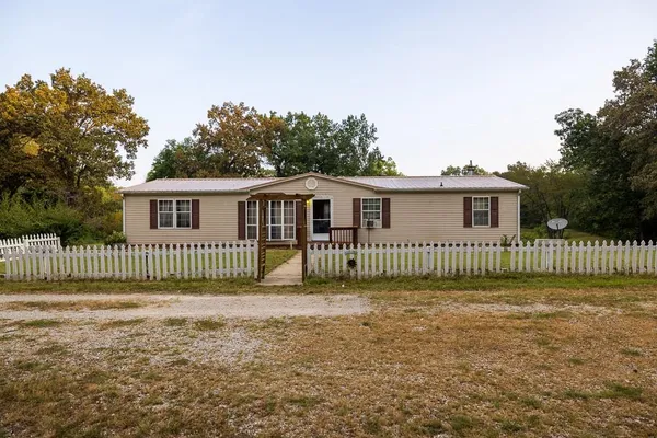 $360,000 | 466 Northwest 391 Road, Clinton, MO 64735