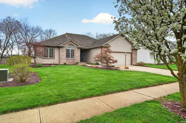 $339,900 | 221 Ballenshire Lane, Kendallville, IN 46755