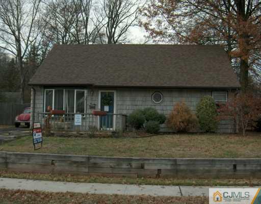 43 Markham Road Edison, NJ 08817 - Photo 1 of 4 a front view of a house