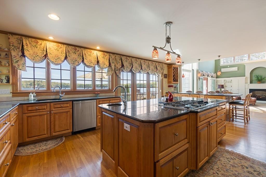 647 Reservoir Road Lunenburg, MA 01462 - Photo 12 of 42
