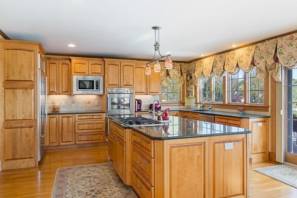 647 Reservoir Road Lunenburg, MA 01462 - Photo 13 of 42