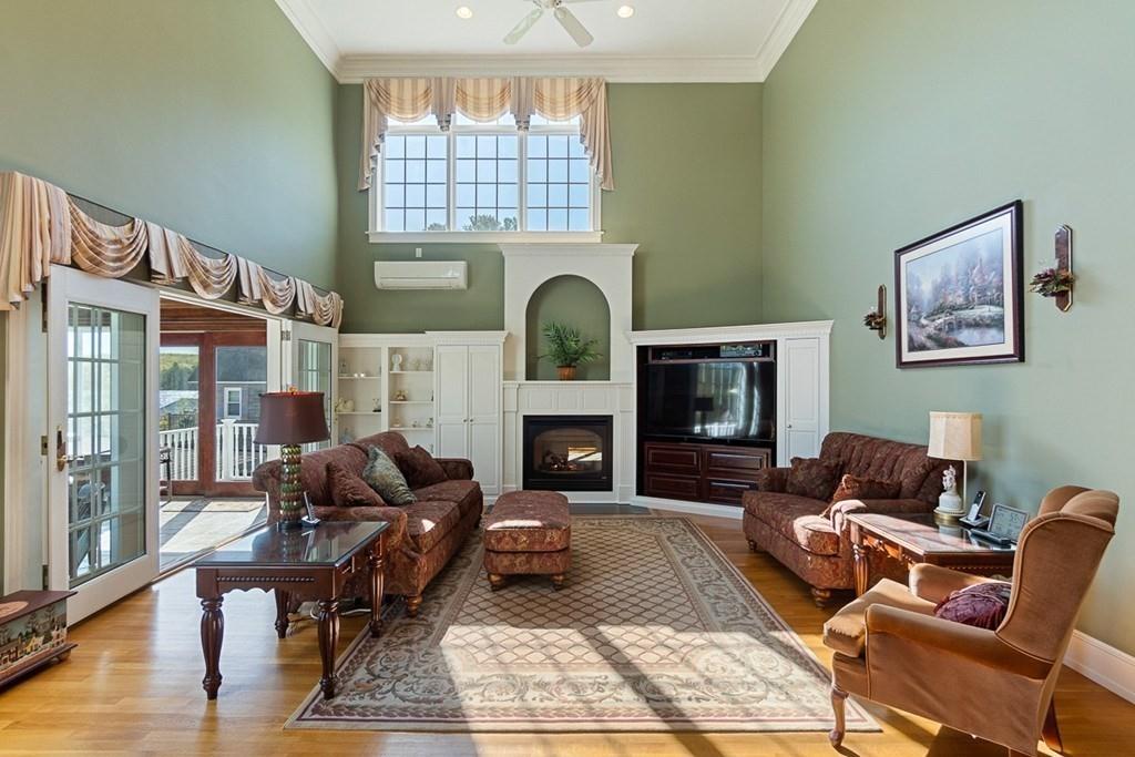 647 Reservoir Road Lunenburg, MA 01462 - Photo 7 of 42