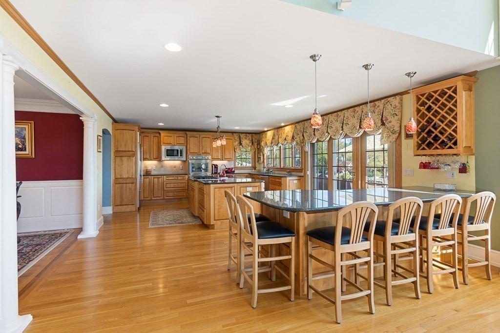 647 Reservoir Road Lunenburg, MA 01462 - Photo 10 of 42