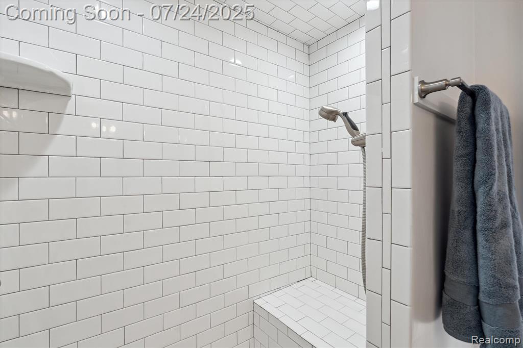 1696 Clark Lake Road Brighton, MI 48114 - Photo 25 of 58