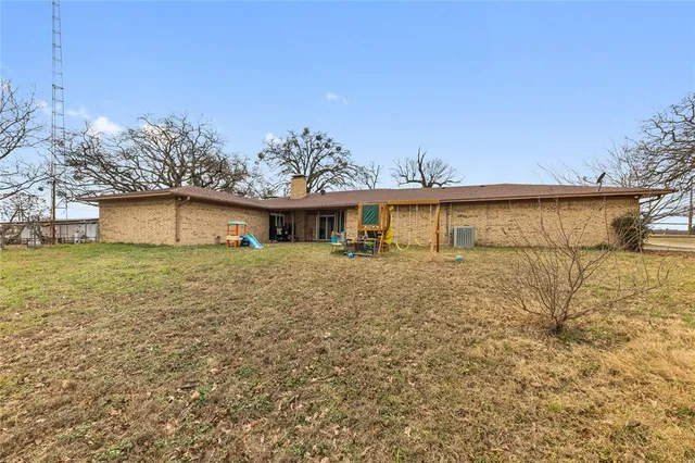 $325,000 | 5087 Farm To Market Road 69, Como, TX 75431